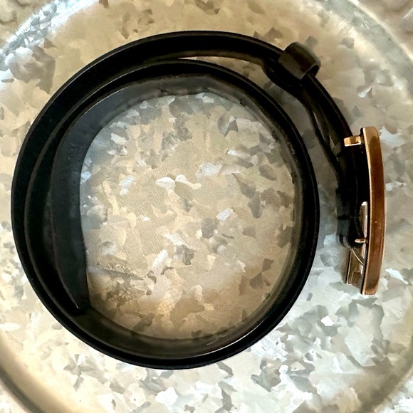 Gucci G Black Belt- 42” X 1” overall- The smallest hole makes it a 34” Waist! - Picture 3 of 10